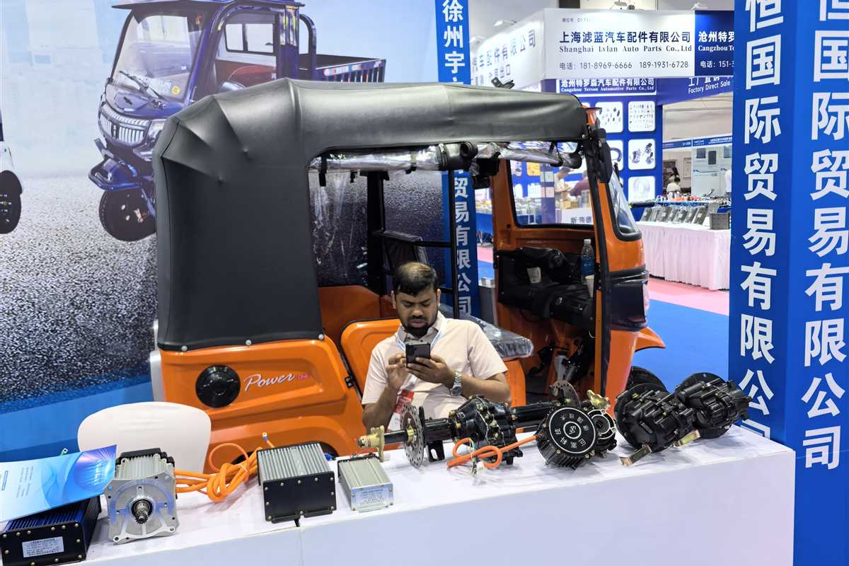 Uzen EV electric vehicle and component display