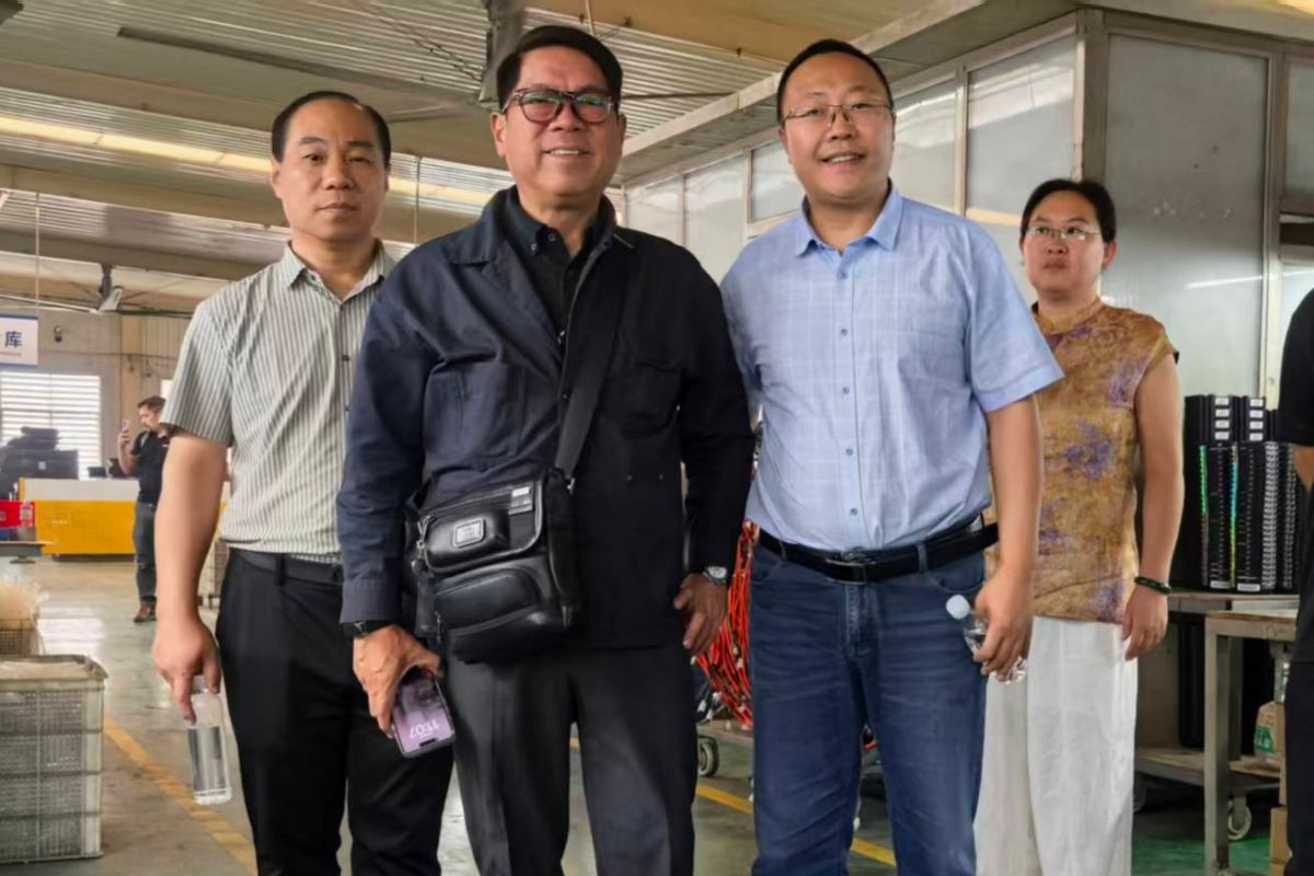Customers visiting the Uzen EV factory